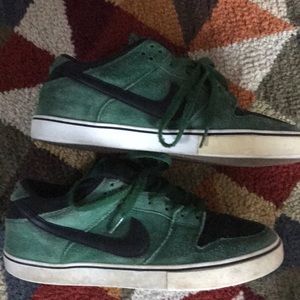 USED Green And Black Nike SB